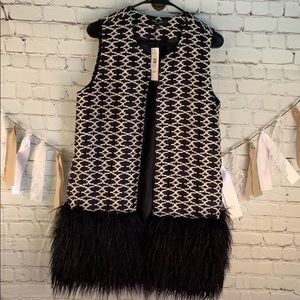Romeo + Juliet Couture Vest sz L NWT
